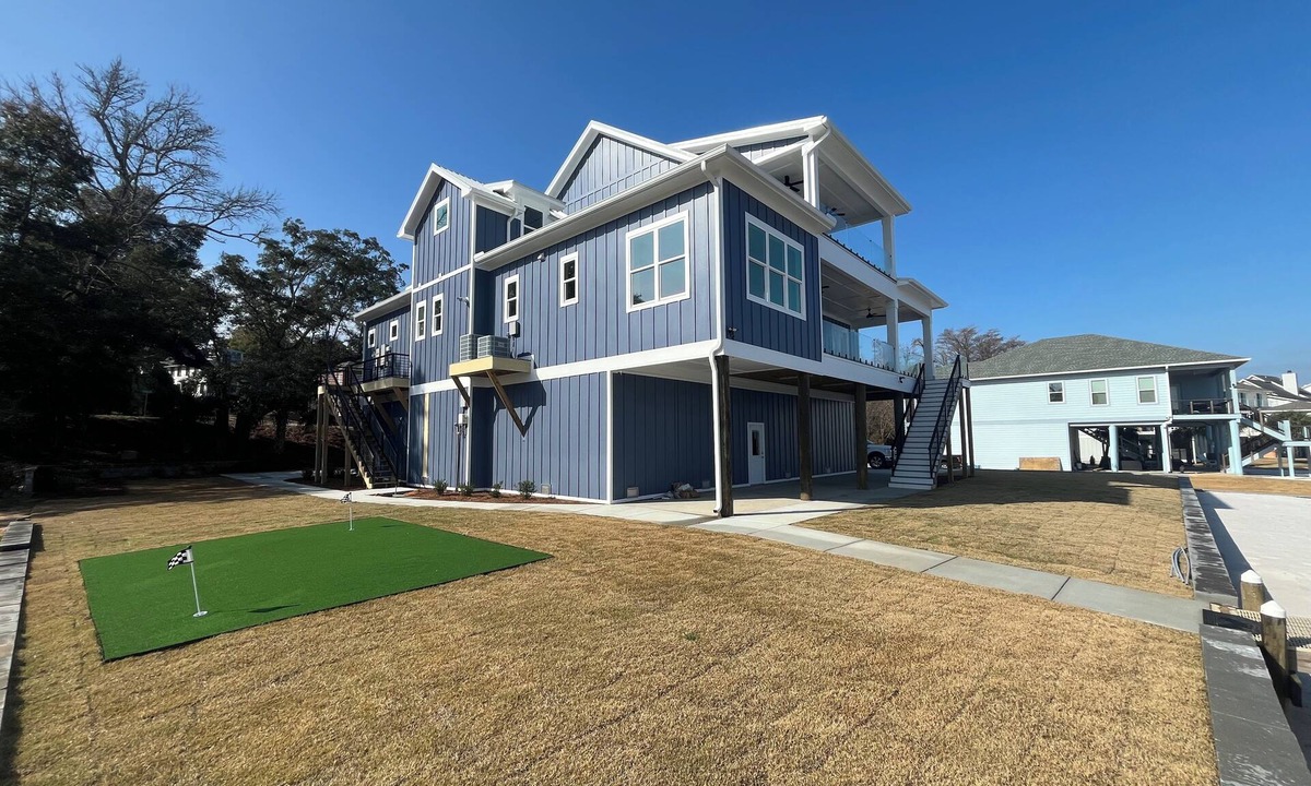 Northeast Pensacola House | A rare stretch private beach and endless horizon views.