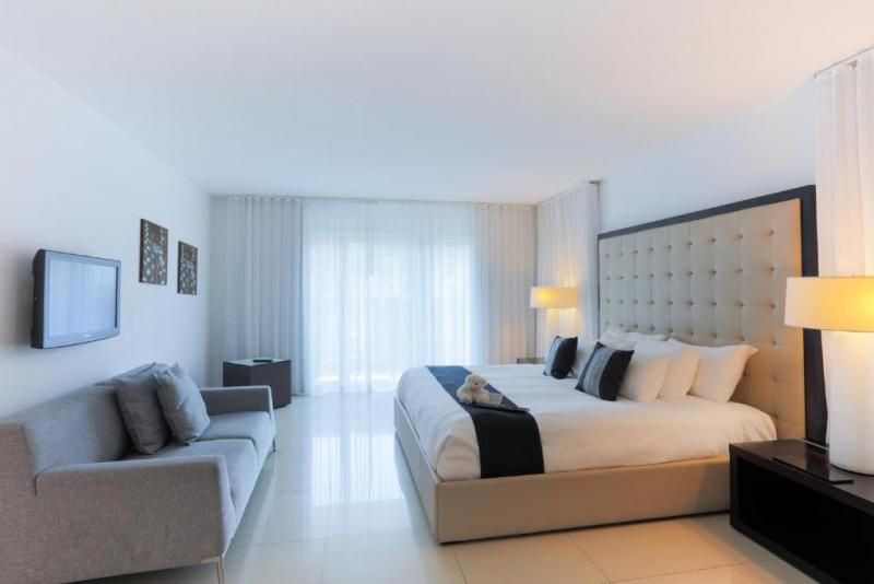 Bal Harbour Apartment | Amazing 1BR Unit w/ Kitchen, Pool, Resort style Amenities, Steps to The Beach