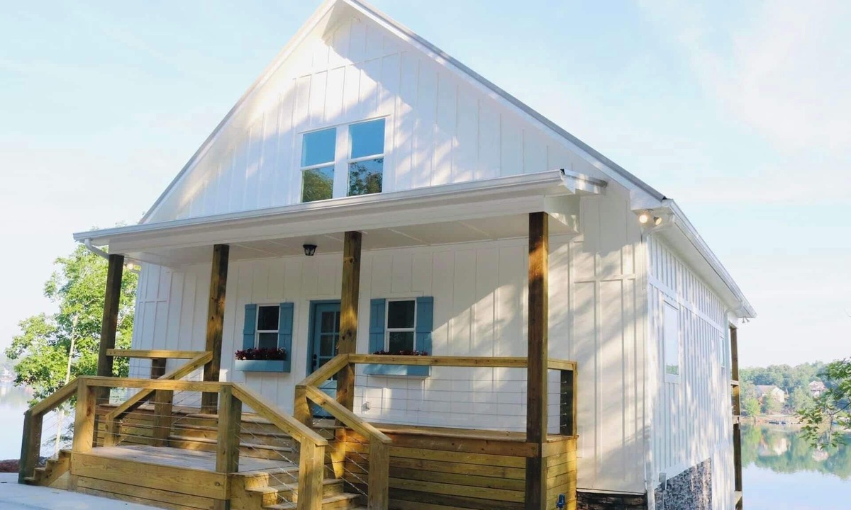 Arley House | AMAZING view! "EASY LIKE SUNDAY MORNING" on Smith Lake is YOUR new happy place!