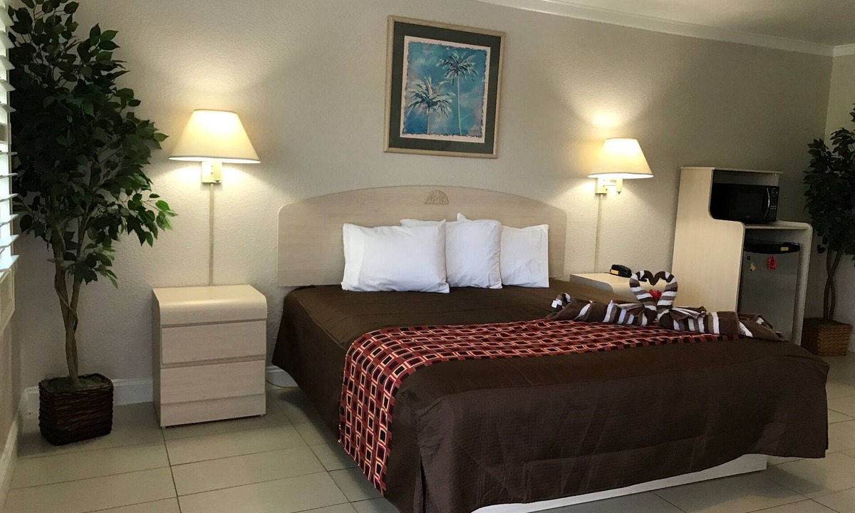 Cocoa Hotel | Apollo Inn Motel