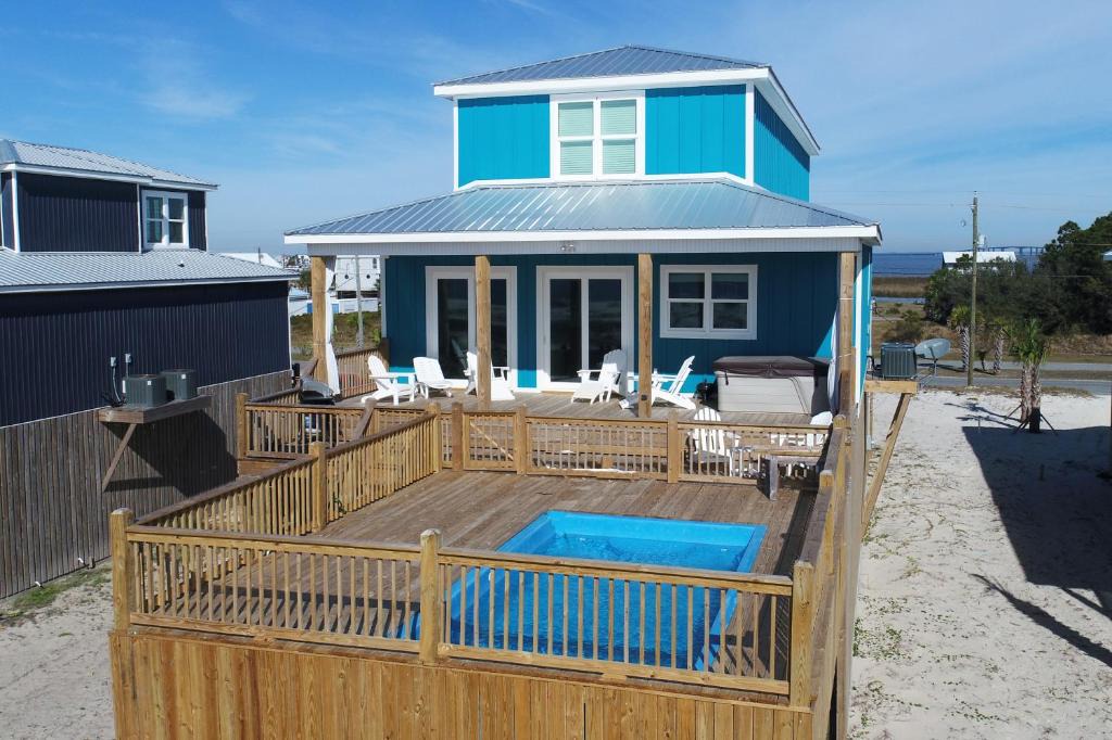 Dauphin Island House | Aqua Pearl