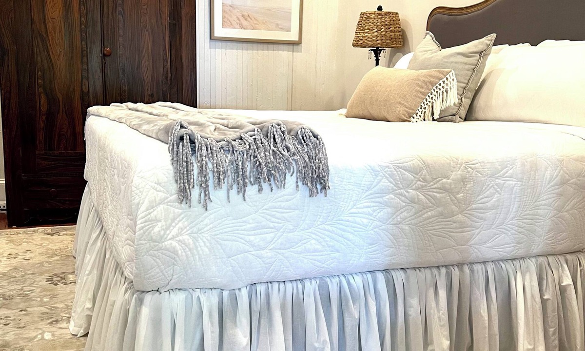Biloxi Hotel | Azalea Suite at The Mockingbird Inn
