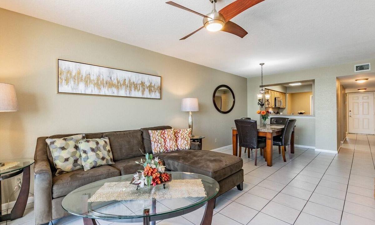 St. Petersburg Condo | Bahia Vista Your 'Island' Home Away from Home