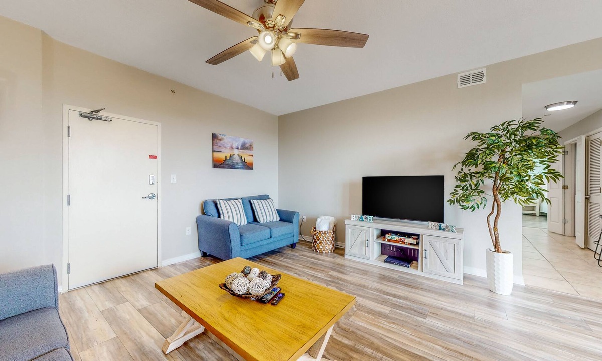 Fort Morgan Condo | Bay View Condo with Private Balcony, AC, WiFi & Access to Shared Hot Tubs/Pools