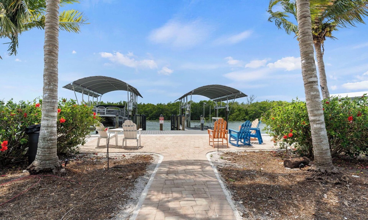 Whitney Beach Villa | ⚓Bayview Drive! Sunset Views & Private Boat Dock!⚓🌅