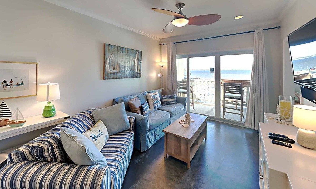Pensacola Beach Condo | Baywatch H4 | Pier, Fire Pit, Pool, and More!