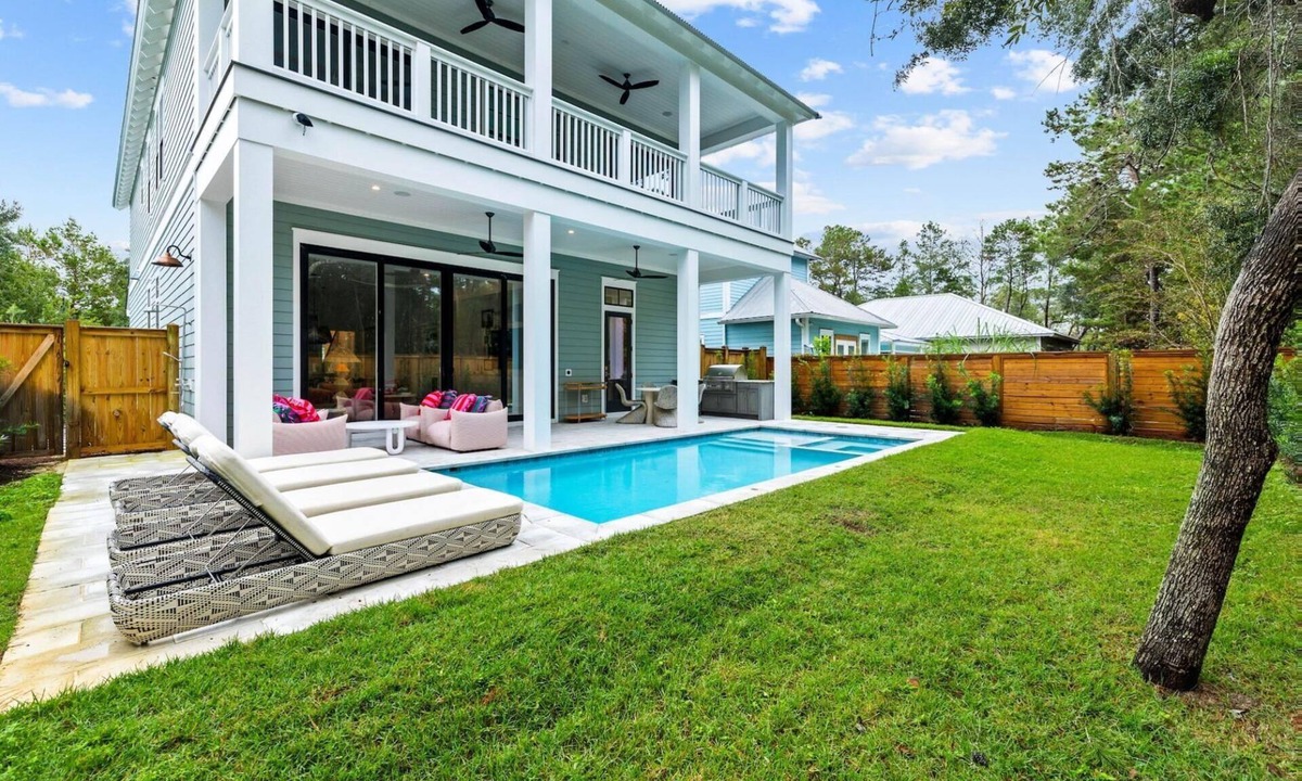 White's Gulfview House | Beach Access and Private Saltwater Pool