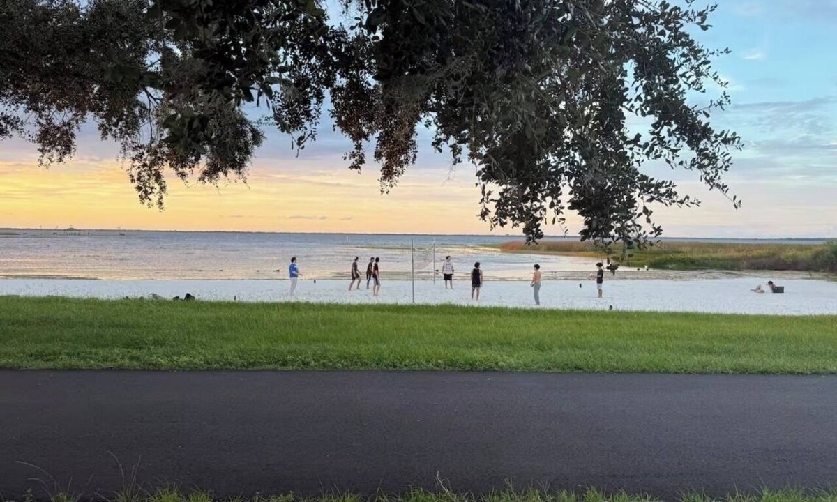 Saint Cloud House | Beach Access, Lake View, home with 4 bedrooms, & 20 miles to Disney!