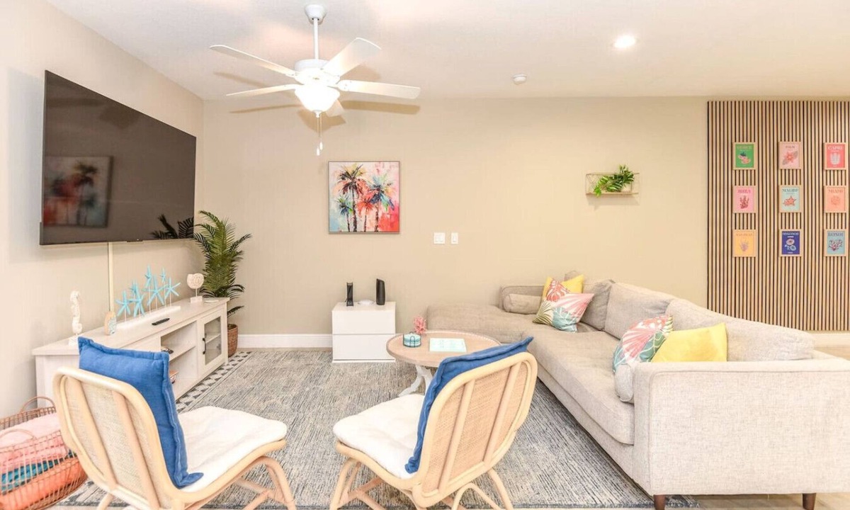 Mcelroys Belleview Villa | Beach Bliss, 5 MIN to BEACH-Game Room, Parking, AC