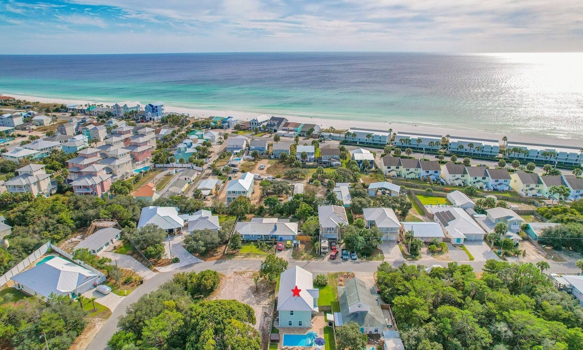 Inlet Beach Heights House | Beach House w/Private Heated Pool, pet friendly - 21yo & UP