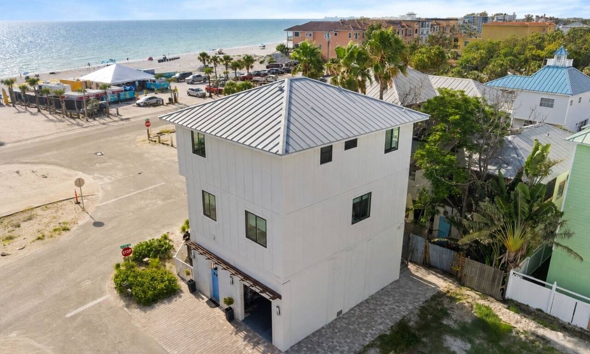 Sunset Beach House | Beach! Large Spa. Ocean Views