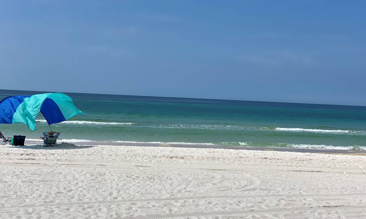 Bid-a-wee Beach House | 🏖️Beach Steps Away + FREE 6-Seater Golf Cart - Book 4+ Nights!🌊Thru Dec 31,2026