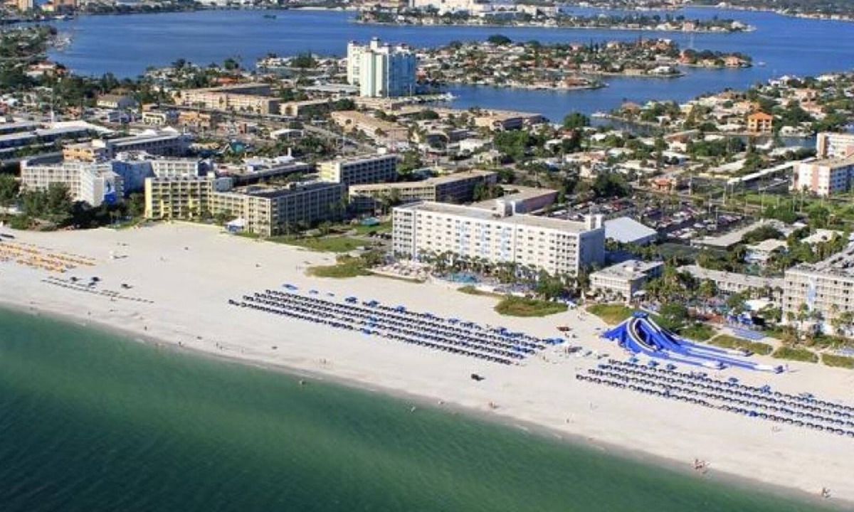 St. Pete Beach Resort | BEACH VACAY! 2 TROPICAL UNITS, POOL, WATER SLIDES!