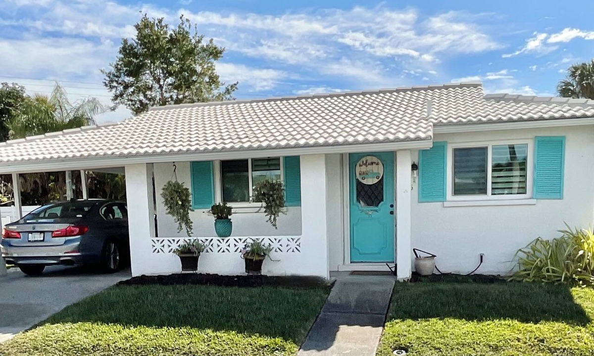 Whitney Beach Villa | Beach Villa in Spanish Main