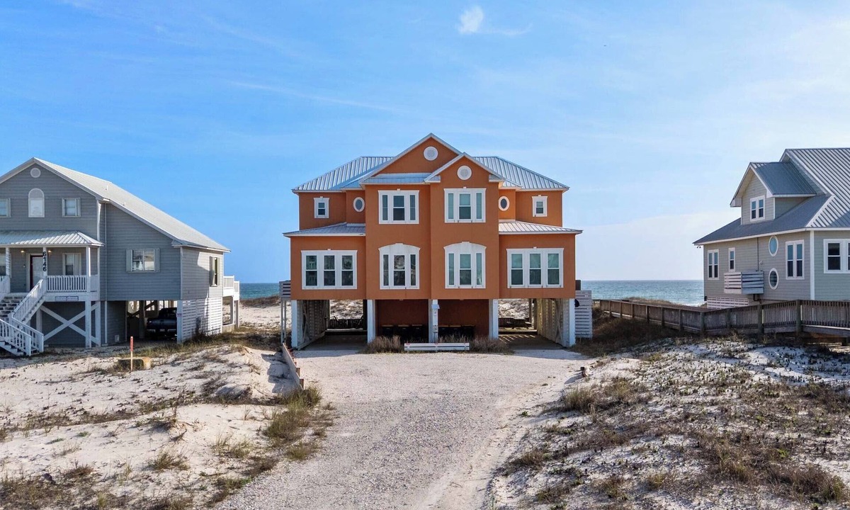 Morgantown House | 🪸Beachfront 4BR Home | Community Pool | Gulf Views | Coral Reef East🪸