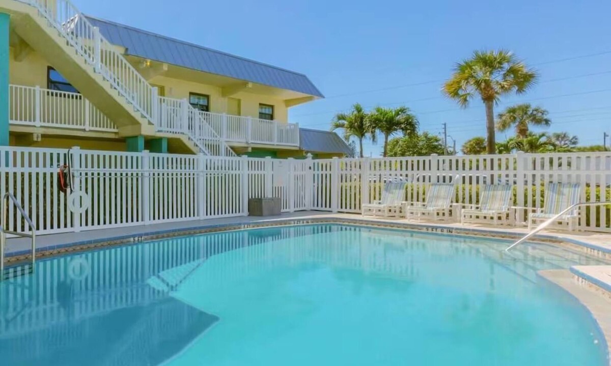 Indialantic By The Sea Resort | Beachfront Bliss: Room with Direct Beach Access
