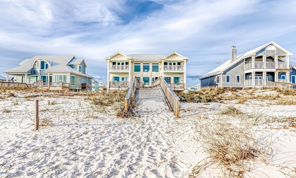 Morgantown House | Beachfront - Pools & Pickleball