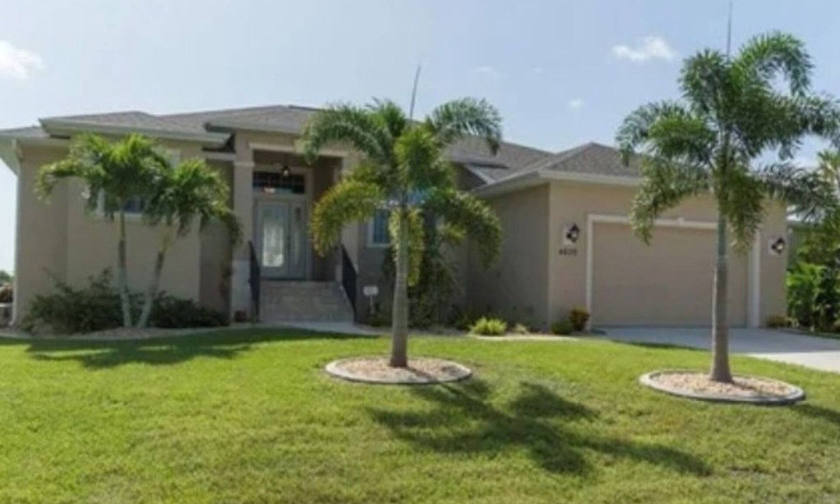Charlotte Park House | Beautiful Canal front 3 bedroom home with boat dock in Punta Gorda