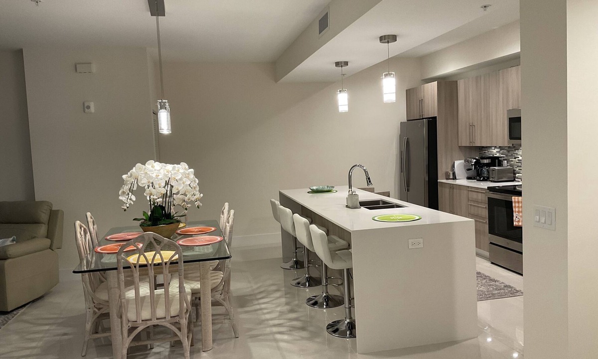 Iona Condo | Beautiful new fully furnished condo just minutes from Sanibel/Captiva beaches!
