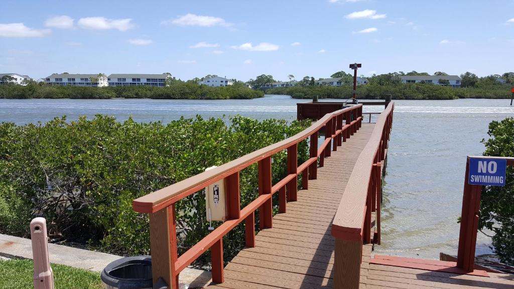 Indian Shores House | Beautiful Seashell Condo with Pool