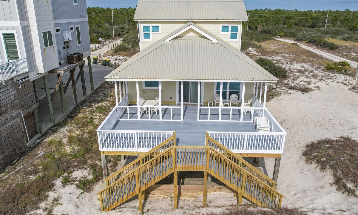 Fort Morgan House | Beautifully decorated 4 Bdrm, 3 Ba Gulf Front with all the extras