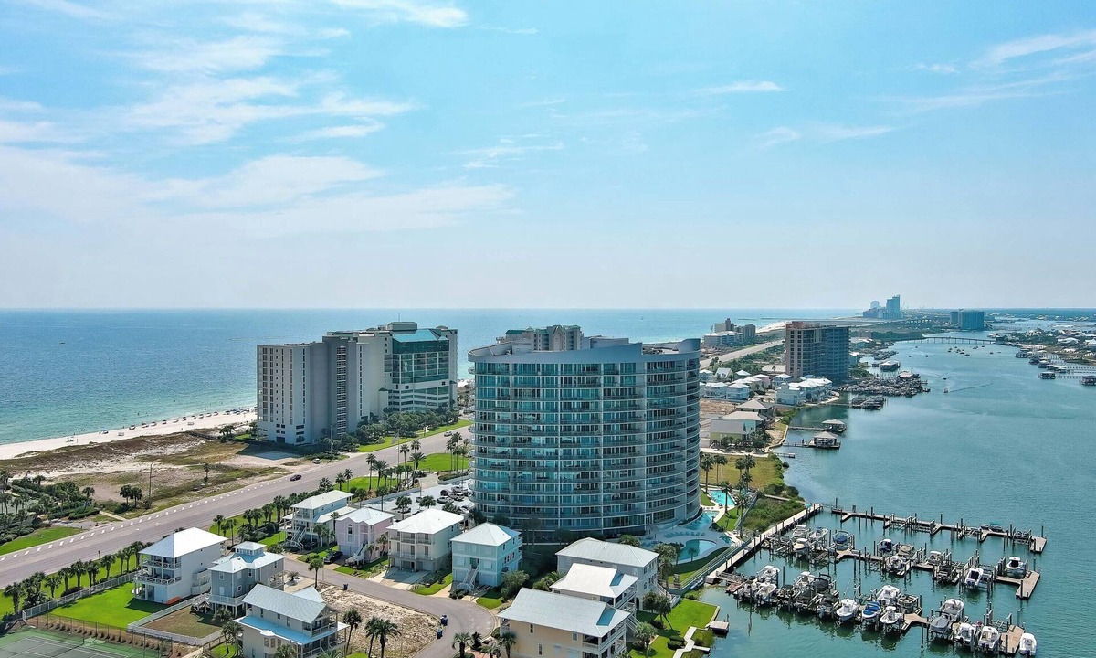 Orange Beach East Condo | Bella Luna 407-Luxury Condo-Sleeps 8-Walk to Flora-Bama-Boaters Heaven-