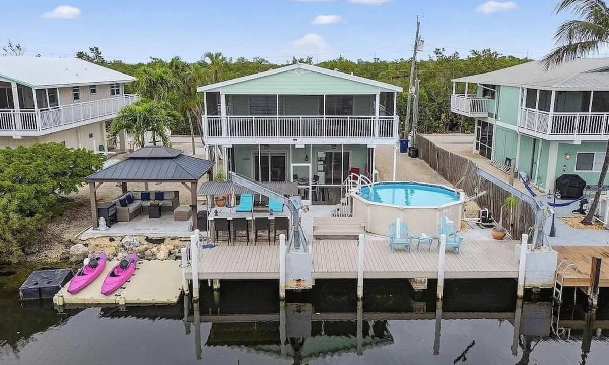 Key Largo House | Best Experience W/Services, Kayaks, Games & Pool!