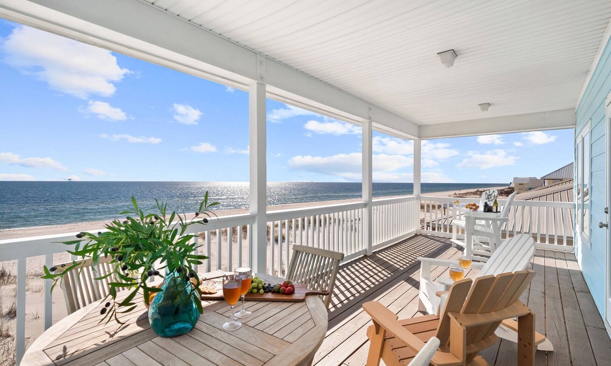 Fort Morgan House | Best Value Modern family friendly gulfront home
