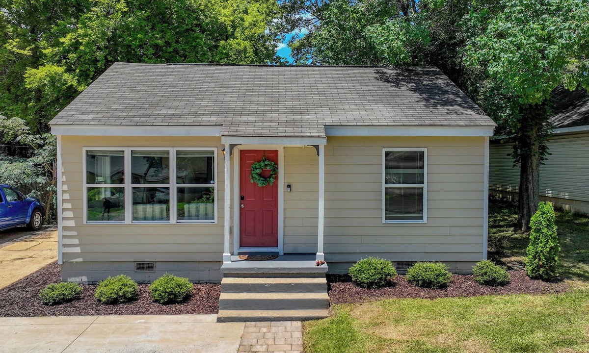 Tuscaloosa House | Big Al's Bungalow - Hot Tub! Book now for Football Season!