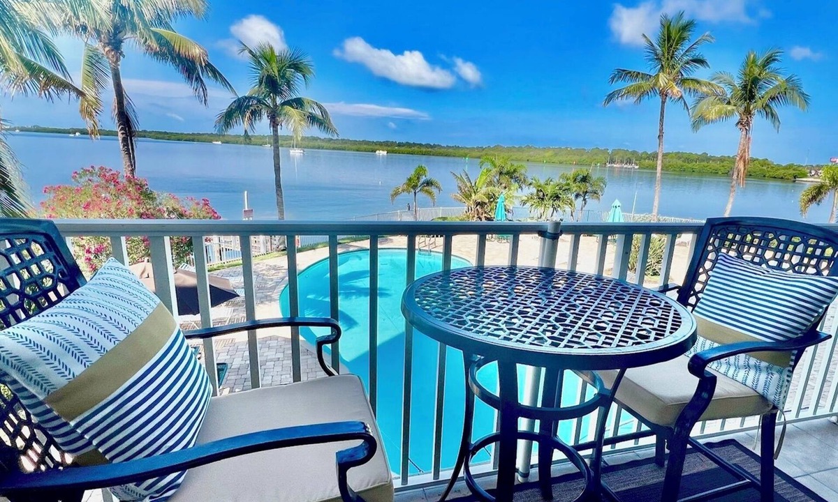 St. Petersburg Condo | Boca Ciega #111 is a luxury remodeled waterfront condo in St. Petersburg