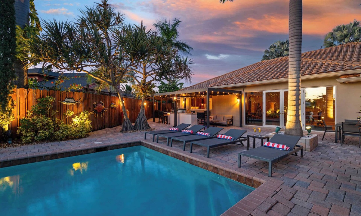 Garden Isles Villa | Botanical Paradise: Waterfront Pool Villa w/Kayaks