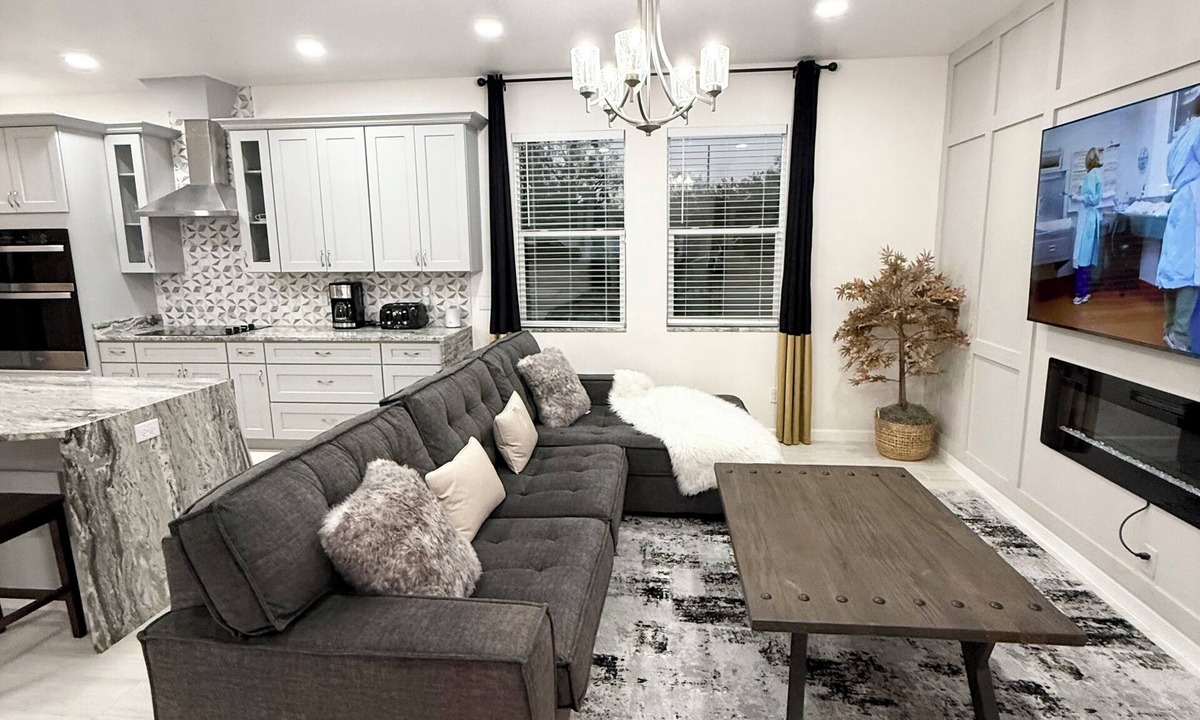 Altamonte Springs House | Brand New Luxury Modern 5BR/4.5BA+Game Room Home
