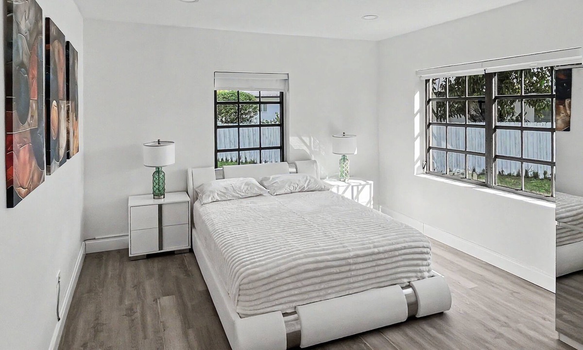 Ludlam House | Brand New Private Guest House