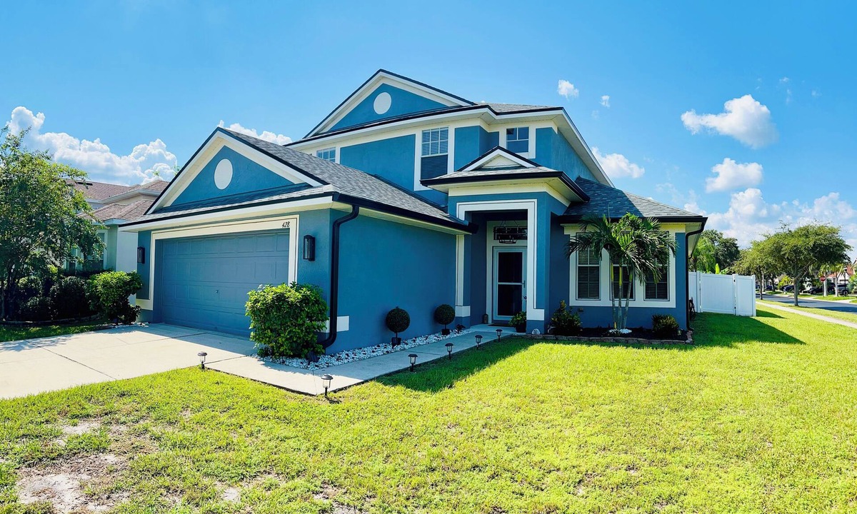 Apollo Beach House | Bright 4BR home near pool and beaches, perfect for families and groups.