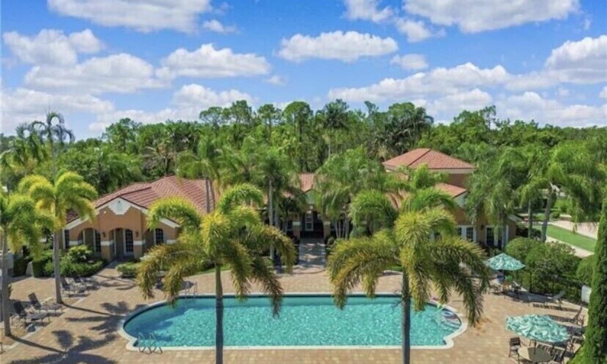 Naples Condo | Bright & Cozy Private Condo East Naples - 1B1B - Fully Remodeled