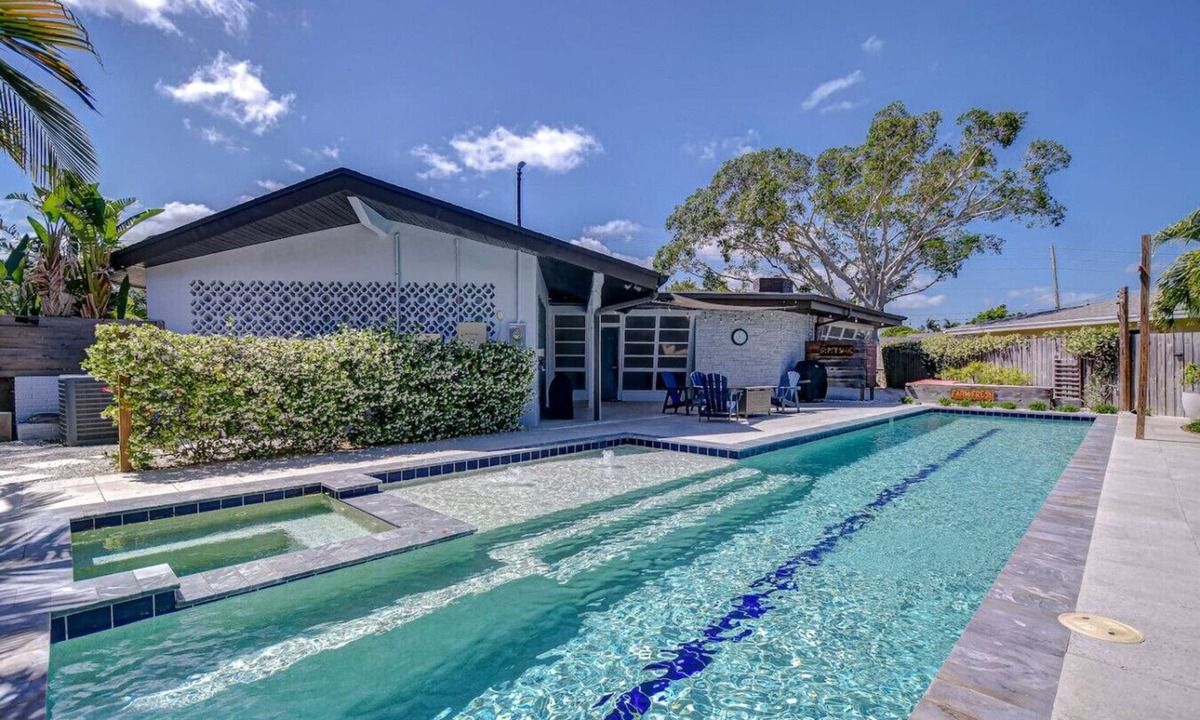 Greater Pinellas Point House | Bright Mid-Century Retreat | Heated Pool & Hot Tub