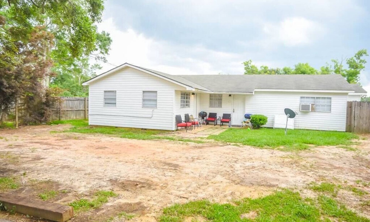 Grand Bay House | Bungalow near Main Street - #1