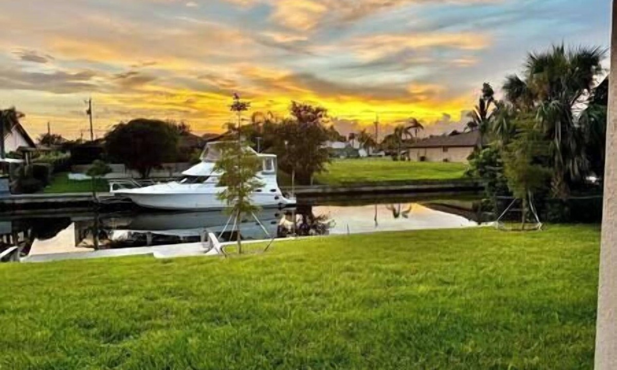 Fort Myers House | Cape Escape – 4BR Waterfront w/Gulf Access, 4 bdr/3 bath Cape Coral Home