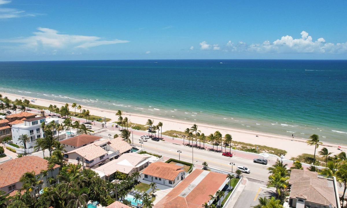 Birch Park Finger Streets House | Casa Bermuda by AvantStay | Right Across the Street from Fort Lauderdale Beach