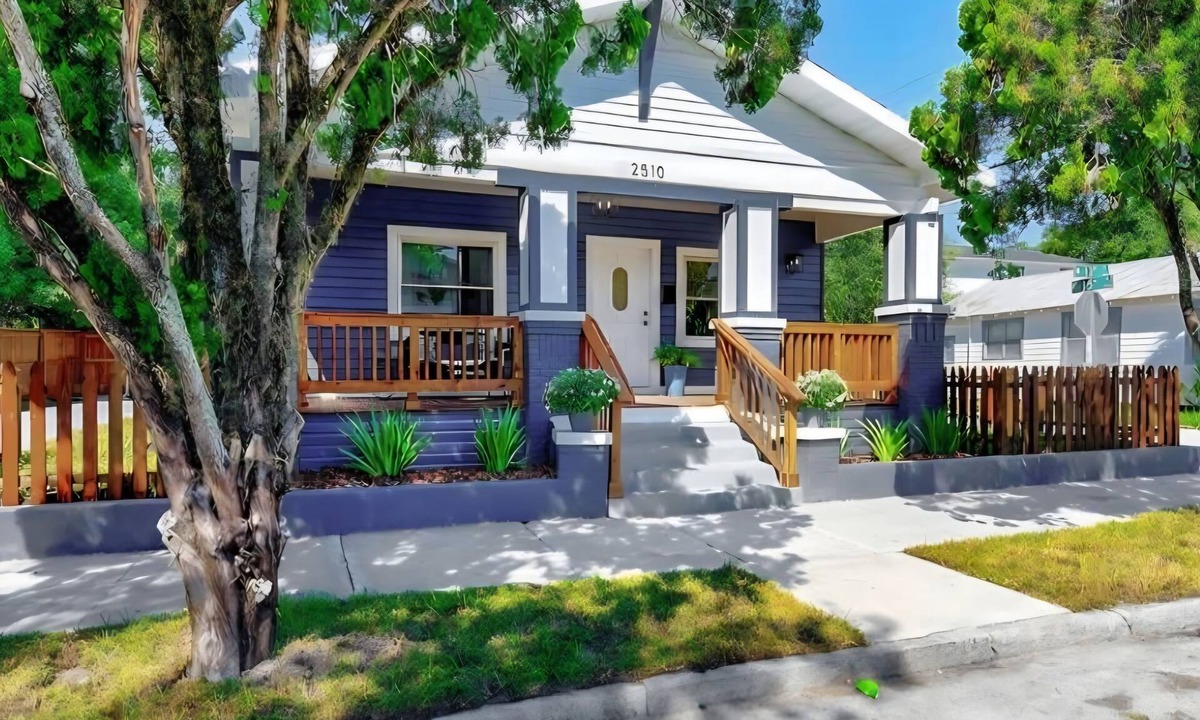 Ybor City House | Casa De Ybor 3Bd, 2Bth, 4 beds, Historic Charm, Modern Lux