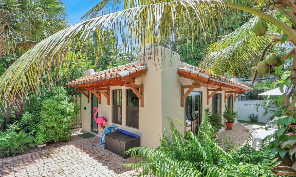 Flamingo Parks Cottage | Casita Atala - Nestle into a Tropical Designer Retreat with Shared Pool