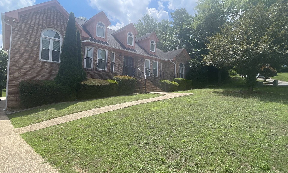 Birmingham House | Ceddyz chateau downtown Birmingham