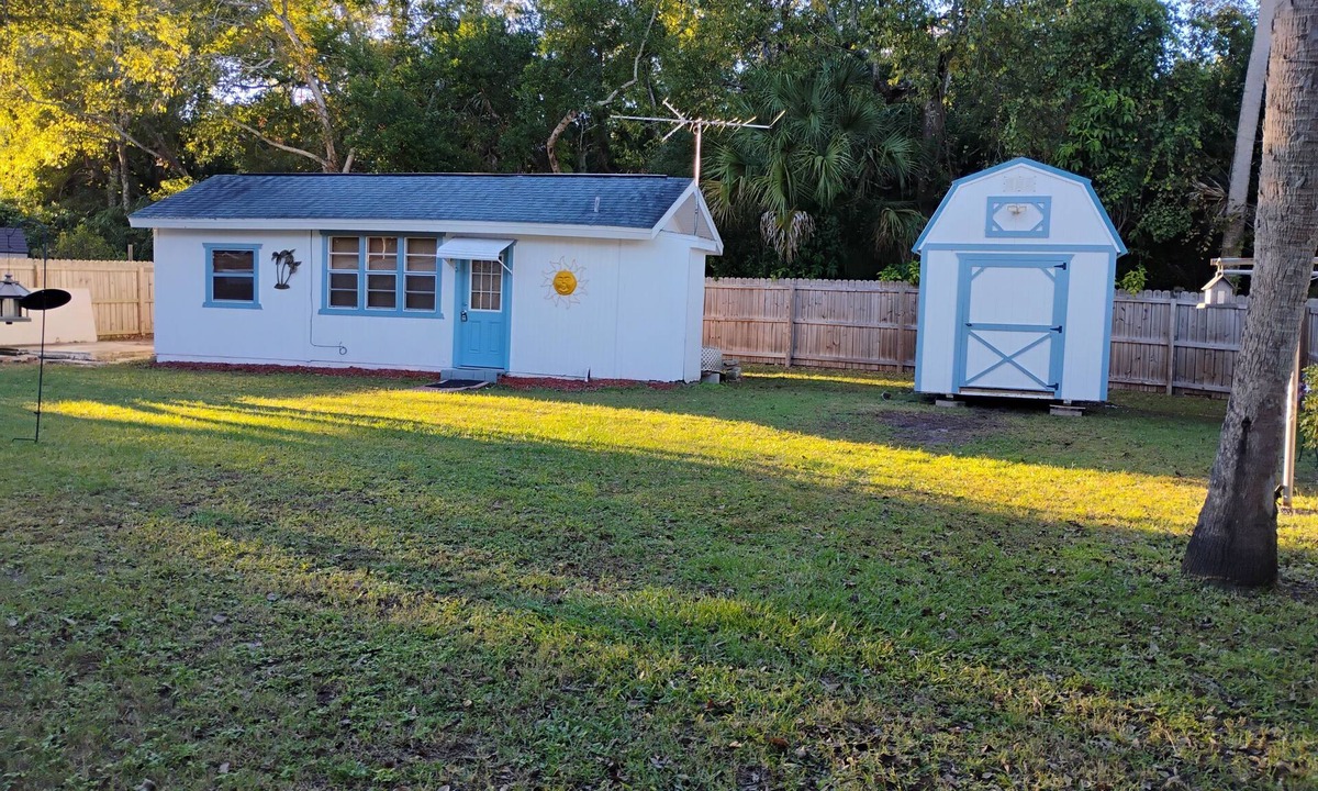 Harbor Oaks Cottage | Charming 1-bedroom cottage in Port Orange Close to Daytona Beach