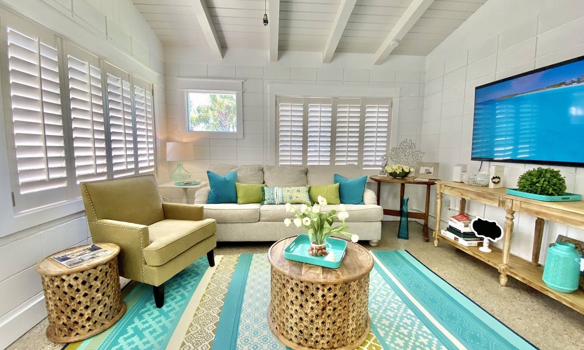 Laguna Beach Estates House | Charming 2BR Laguna Beach Cottage with Fenced Yard & Covered Patio ~ Beach Access #81