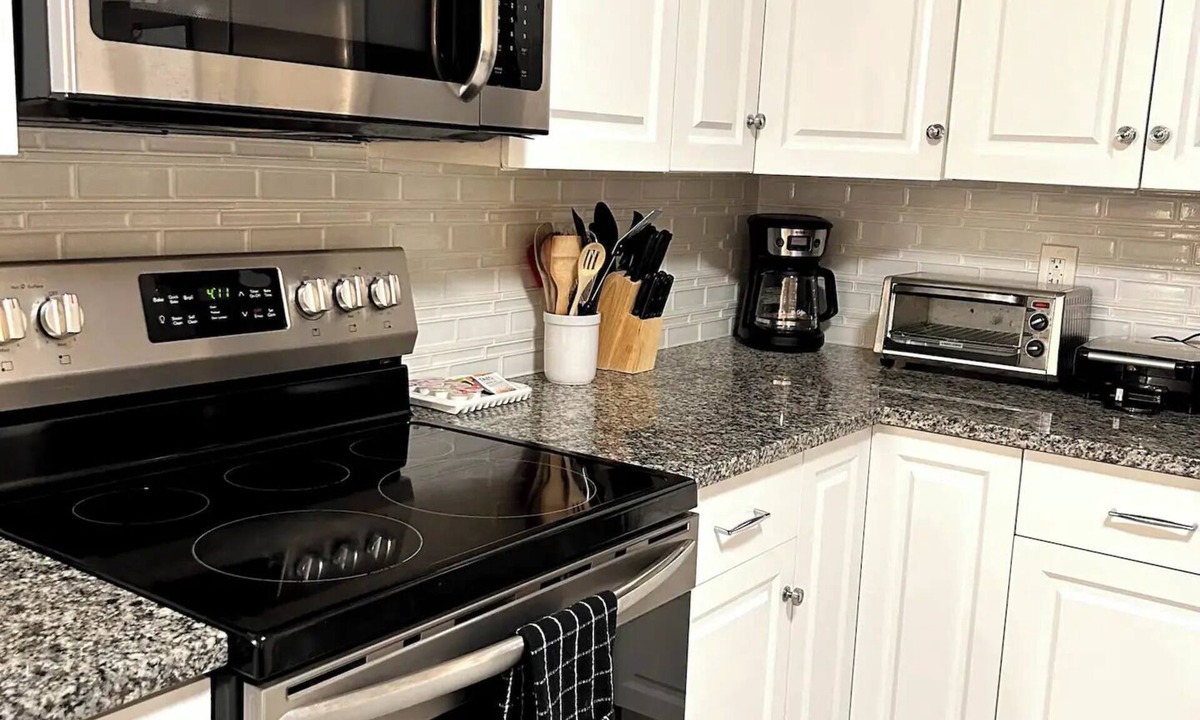 Lauderhill House | Charming 3-bedroom house with WiFi and AC in Lauderhill