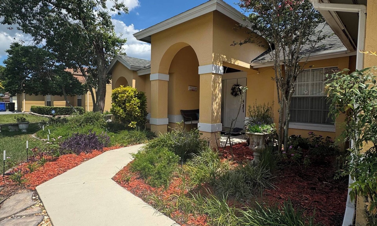 Ocoee House | Charming 3-bedroom house with High Speed Wifi Centrally Located