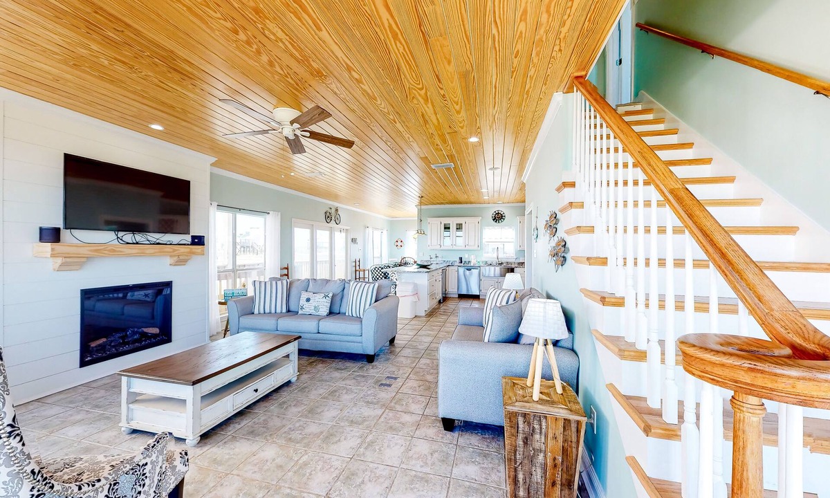 Dauphin Island House | Charming bay-front home with WiFi, spacious wraparound porch, private deck