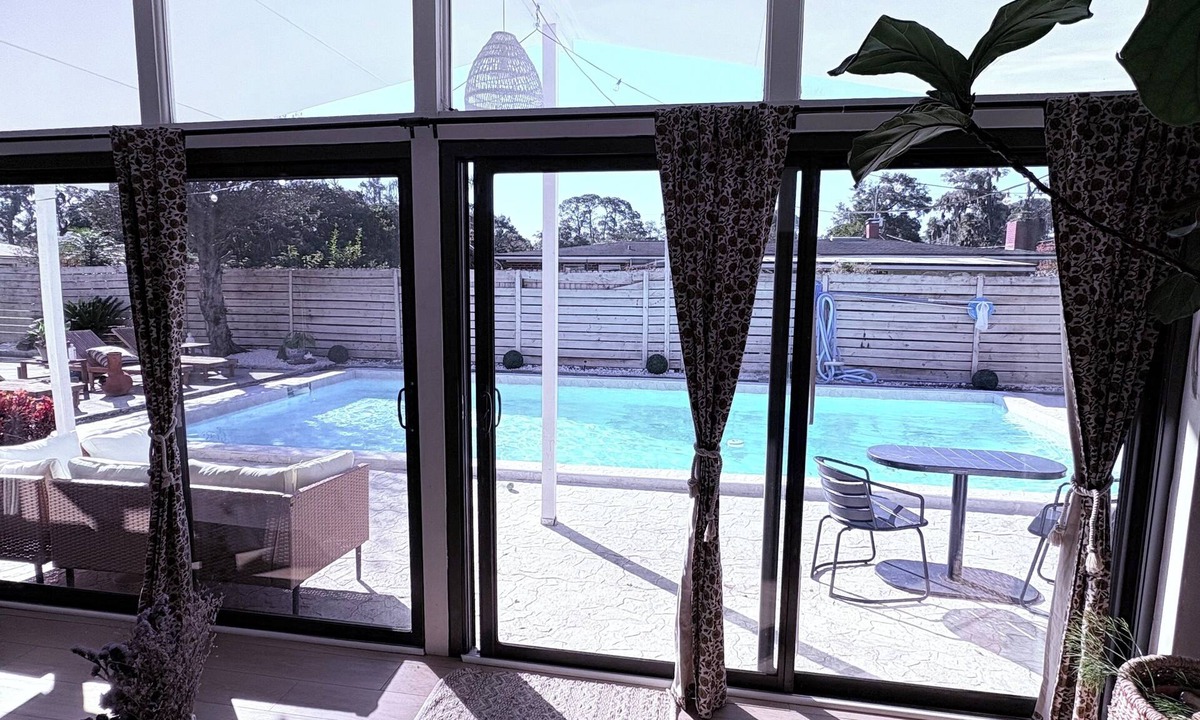 Oak Haven House | Charming Cozy and Coastal 3-bedroom house in central Jacksonville - NO POOL