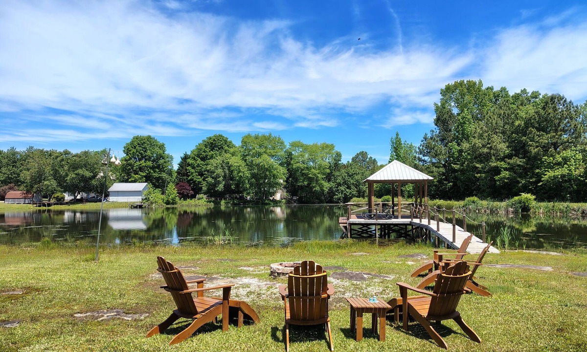 Fort Payne Cabin | Charming Lakeside Cabin on Lookout mountain, by Little River Canyon!