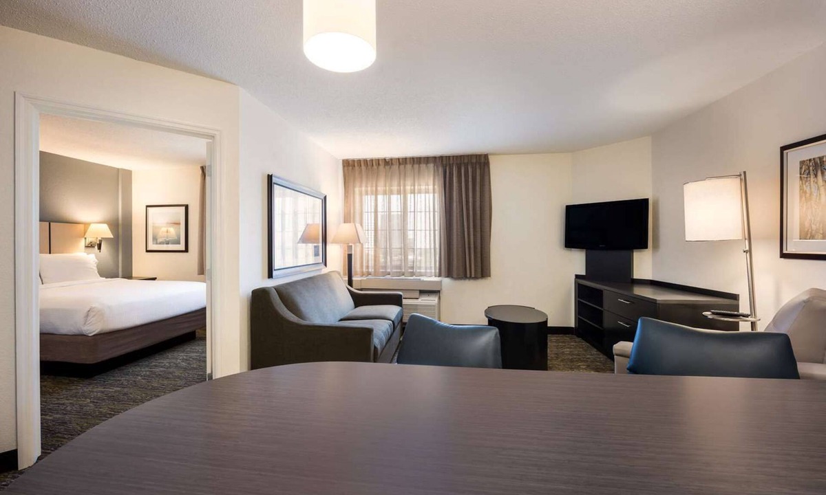 Huntsville Hotel | Charming Retreat in Huntsville! 2 Comfortable Units, Pets are Allowed